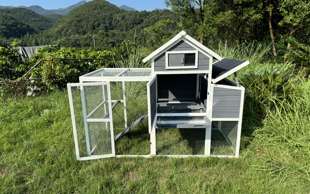 Ranch Coop with Run KRC8 73 Ranch Coop with Run